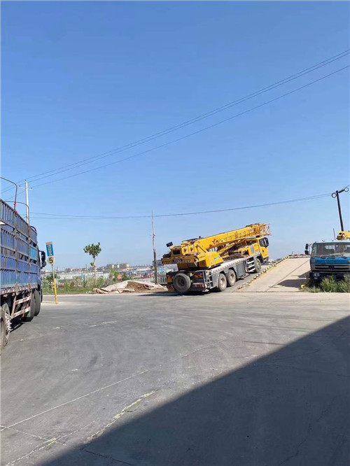 茶陵县25吨吊车的租赁价格大概是多少？